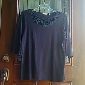 Black 3/4 length sleeve shirt